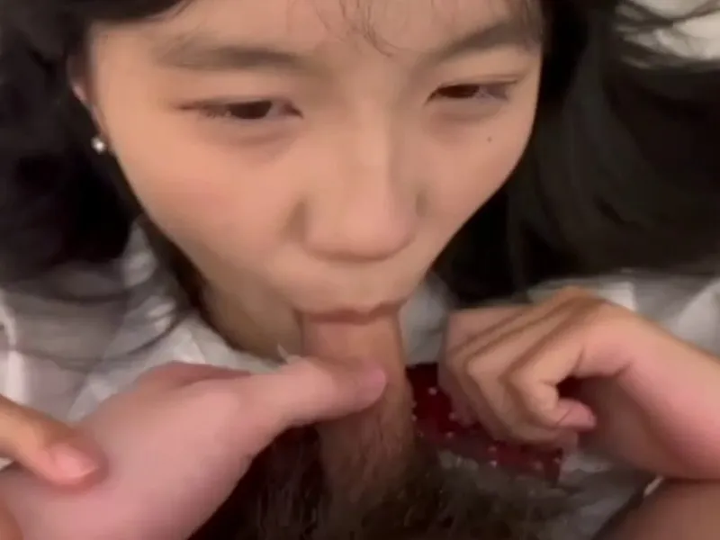 Em loli dễ thương mút cò biến em thành con em đĩ nứng p2